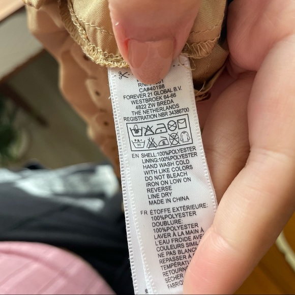 Forever 21 / Tan Mini Skirt - Picture 5 of 6